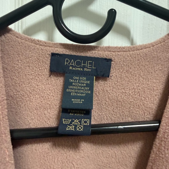 RACHEL Rachel Roy Soft Pink Shawl - Picture 2 of 8